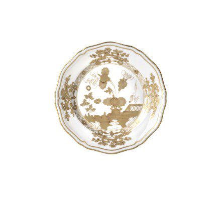 The Ginori 1735 Oriente Italiano Bread and Butter Plate in Aurum is a decorative porcelain plate adorned with a gold floral pattern around the border and central area, featuring a scalloped edge with intricate golden designs.