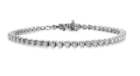 Hearts on Fire Temptation Three-Prong Diamond Bracelet