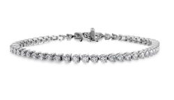 Hearts on Fire Temptation Three-Prong Diamond Bracelet